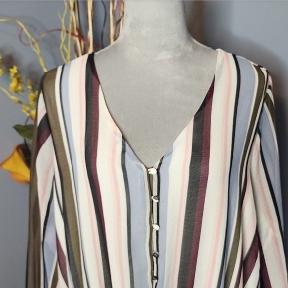 Lane Bryant Cinched Waist Blouse Size 18 NWT - Picture 5 of 10